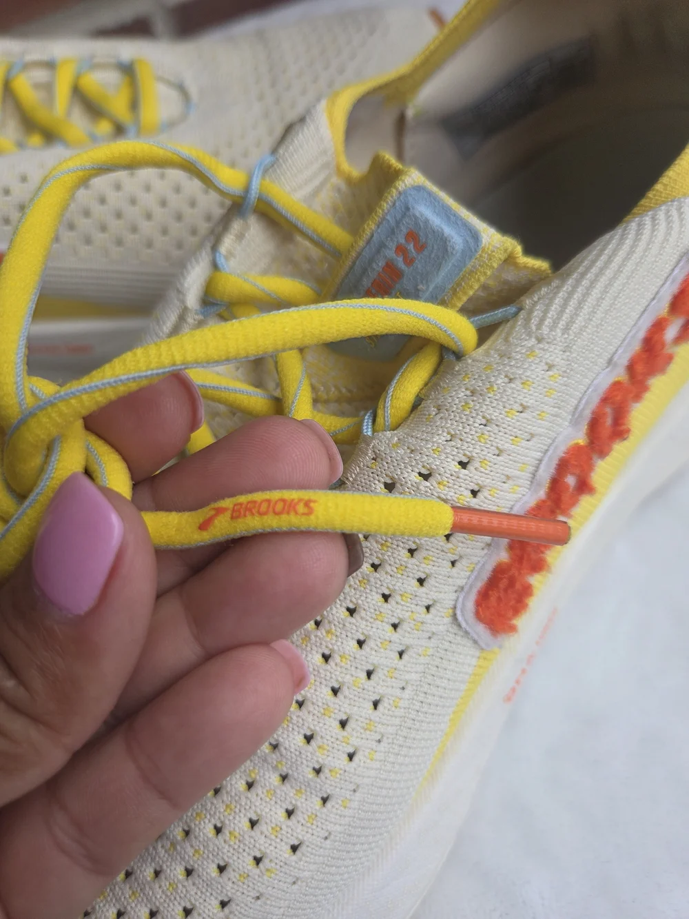 Brooks Glycerin StealthFit 22 Women’s 9.5 Cyber Yellow Running Shoes